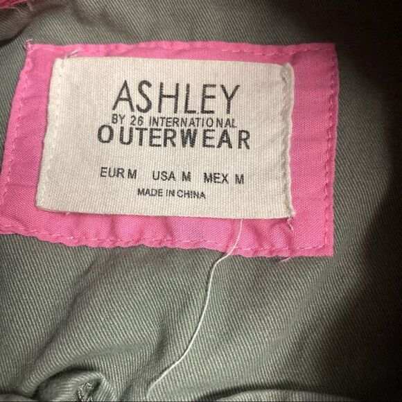 ASHLEY OUTERWEAR Women’s Army Green Vest Size Medium Zipper Closure - Picture 6 of 9